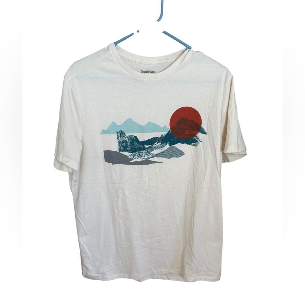 Goodfellow & Co Men's White Tee with Mountain Graphic